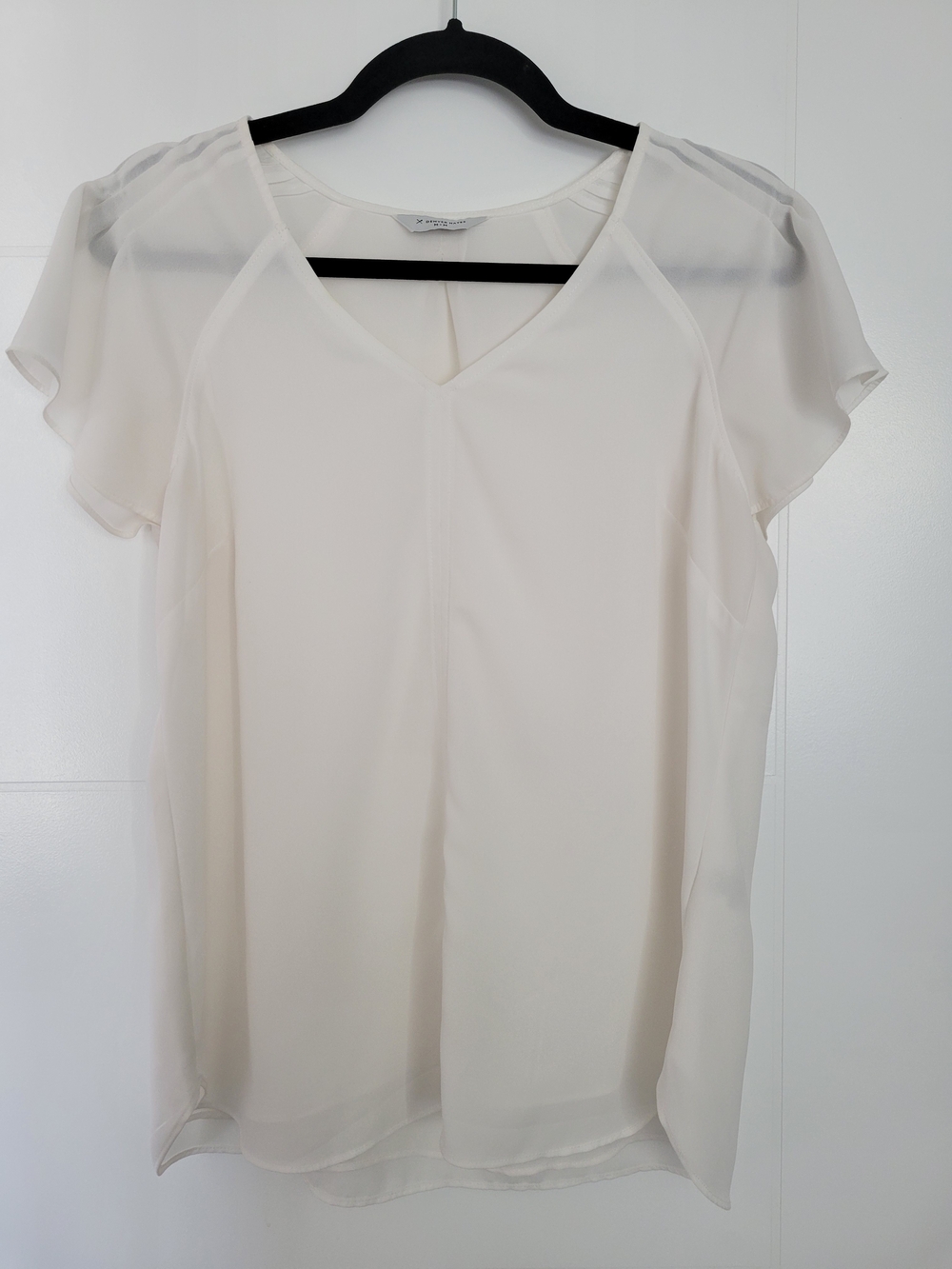 Denver Hayes White V-Neck Flutter Sleeve Blouse